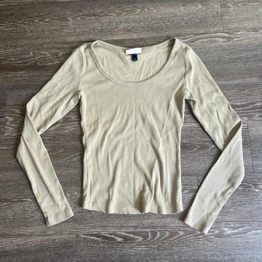 Universal Thread Cream Fitted Long Sleeve Blouse